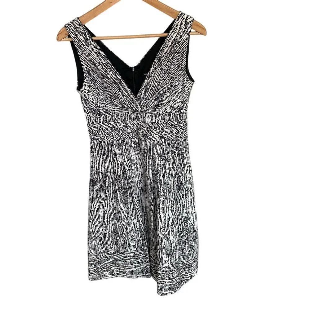 Nanette Lepore Silk Blend Black and White V-Neck Mini Length Dress Size 0
